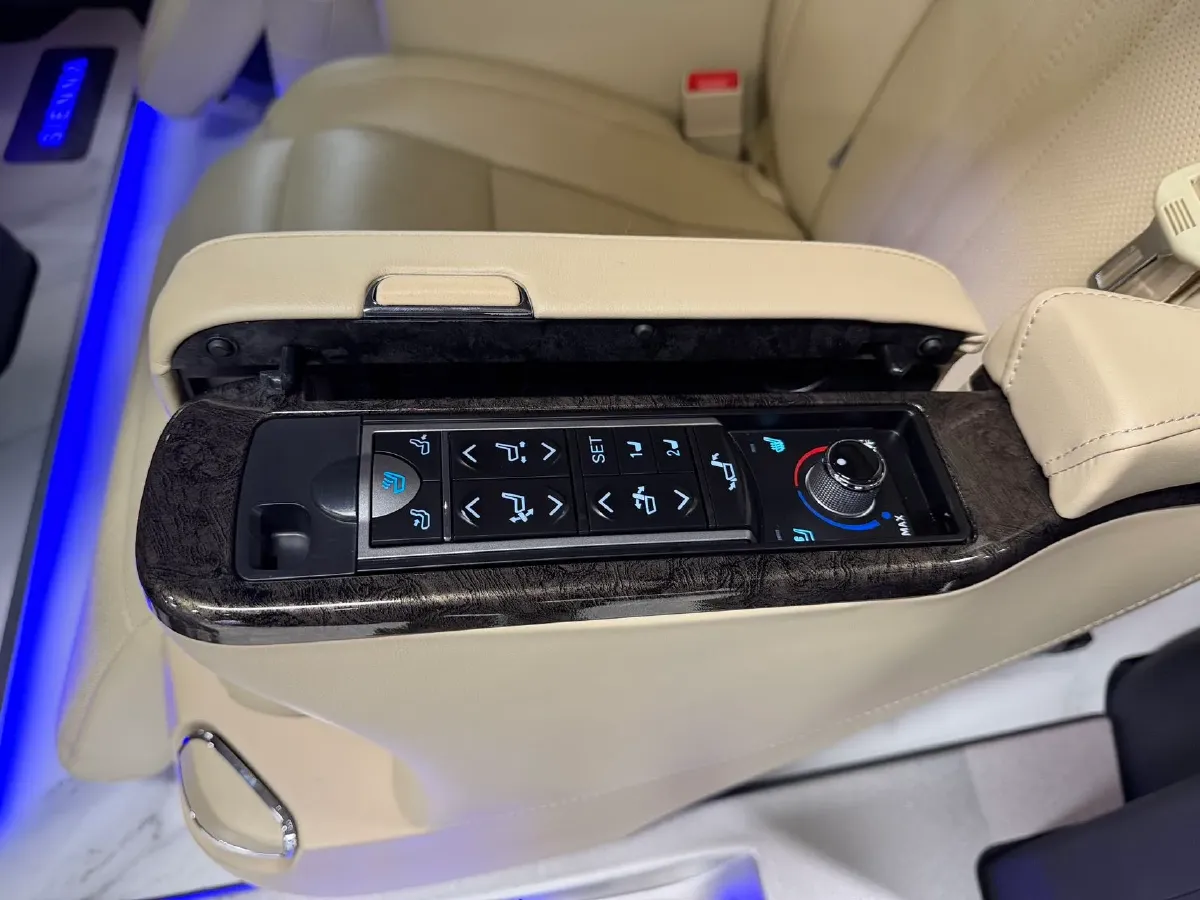 2023 Toyota Sienna 2.5L 189HP L4 E-CVT Hybrid,autocango,china used car exporter,china ev exporter,chinese used car exporter,chinese used ev exporter