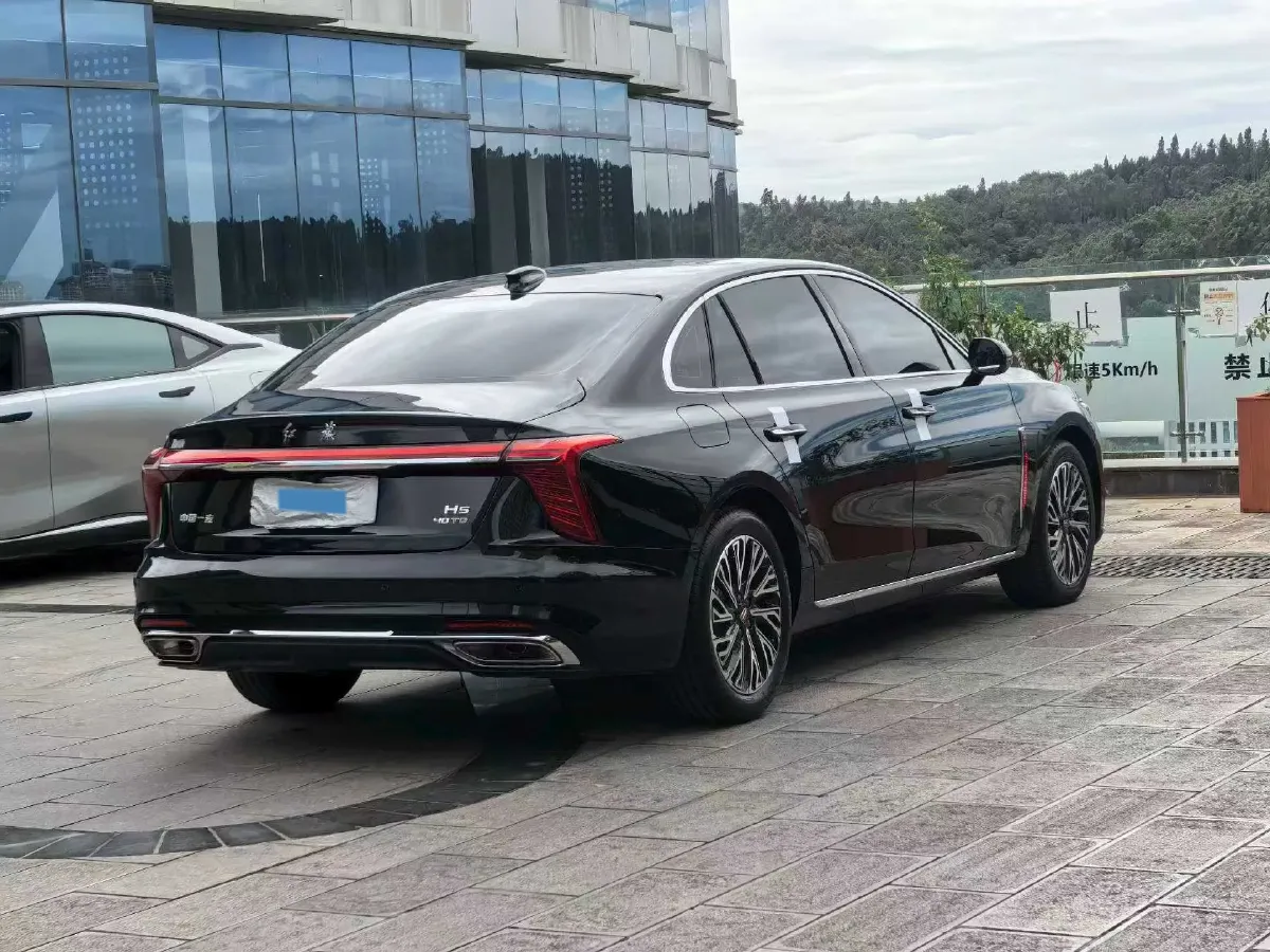 2024 HongQi H5 2.0T 224HP L4 8AT,autocango,china used car exporter,china ev exporter,chinese used car exporter,chinese used ev exporter