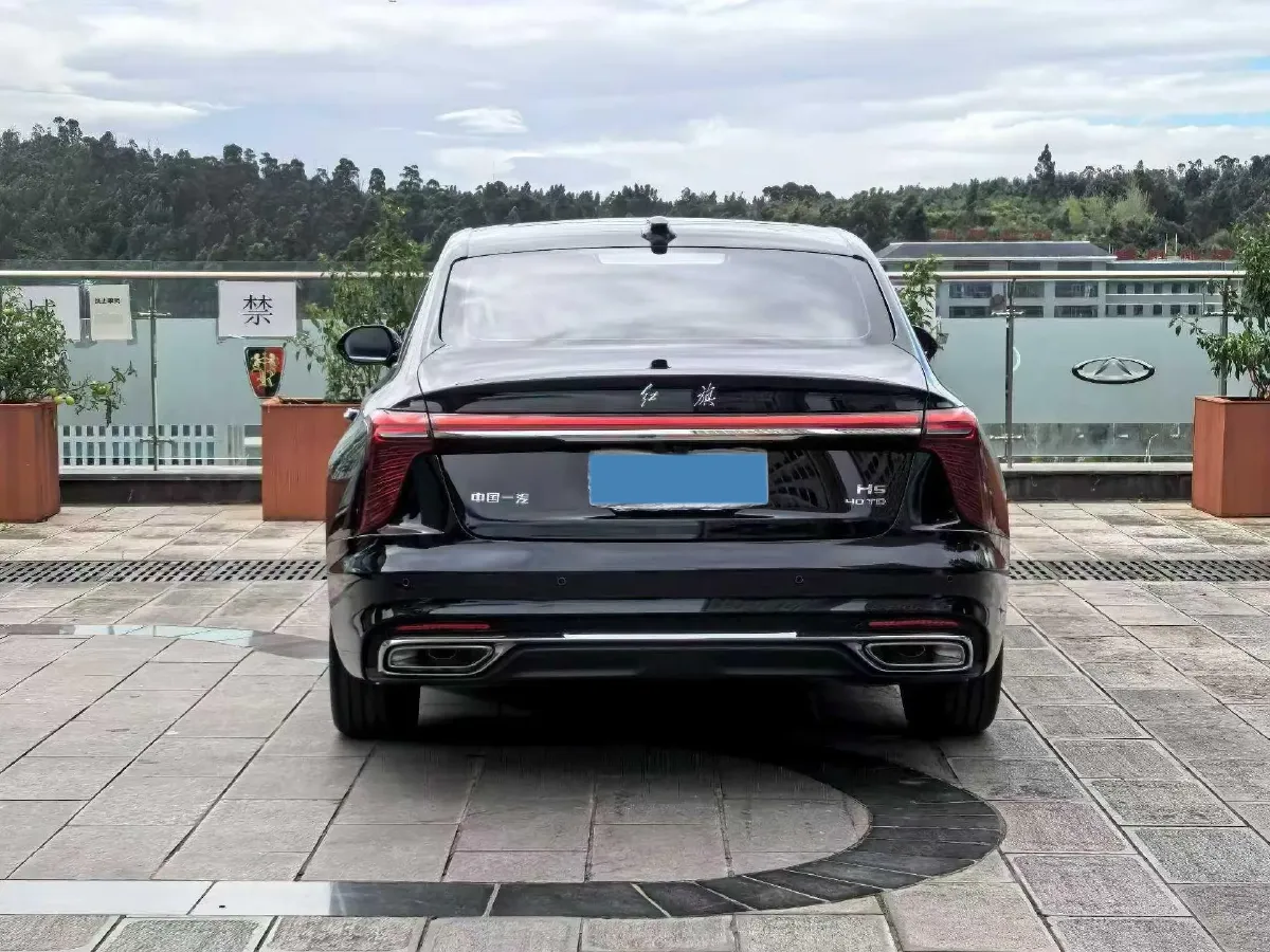 2024 HongQi H5 2.0T 224HP L4 8AT,autocango,china used car exporter,china ev exporter,chinese used car exporter,chinese used ev exporter