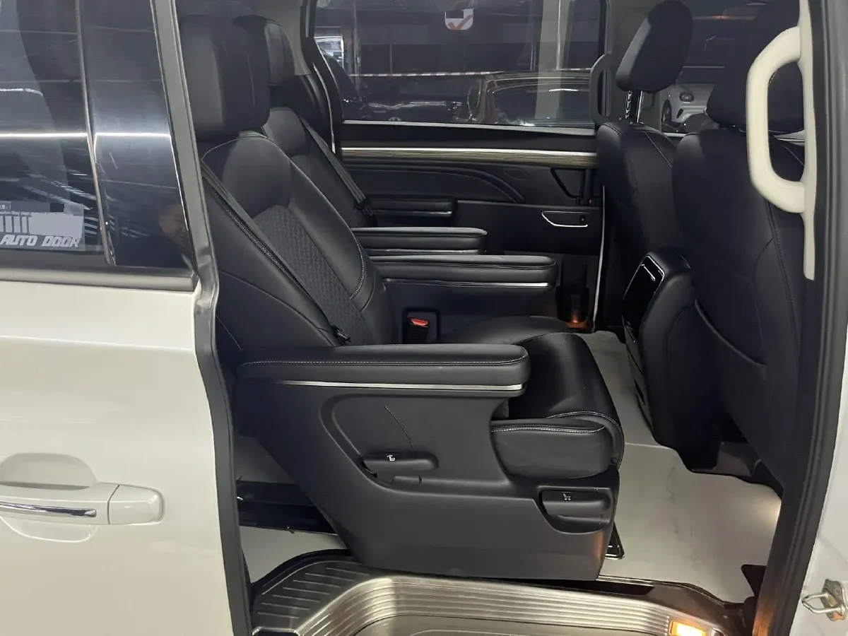 2023 GAC Trumpchi M8 2.0T 252HP L4 8AT,autocango,china used car exporter,china ev exporter,chinese used car exporter,chinese used ev exporter