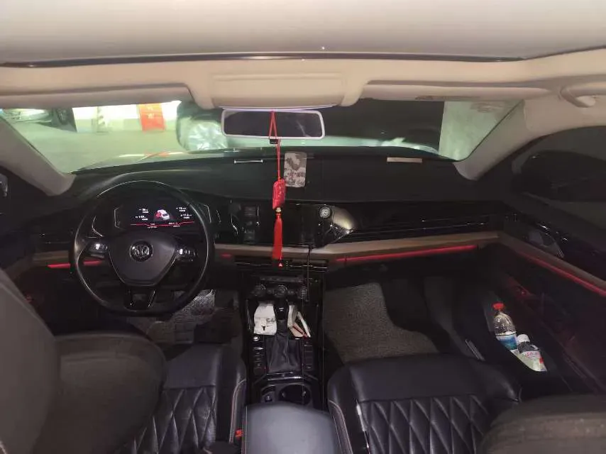 2019 Volvo V40 1.5T 152HP L4 6AT,autocango,china used car exporter,china ev exporter,chinese used car exporter,chinese used ev exporter