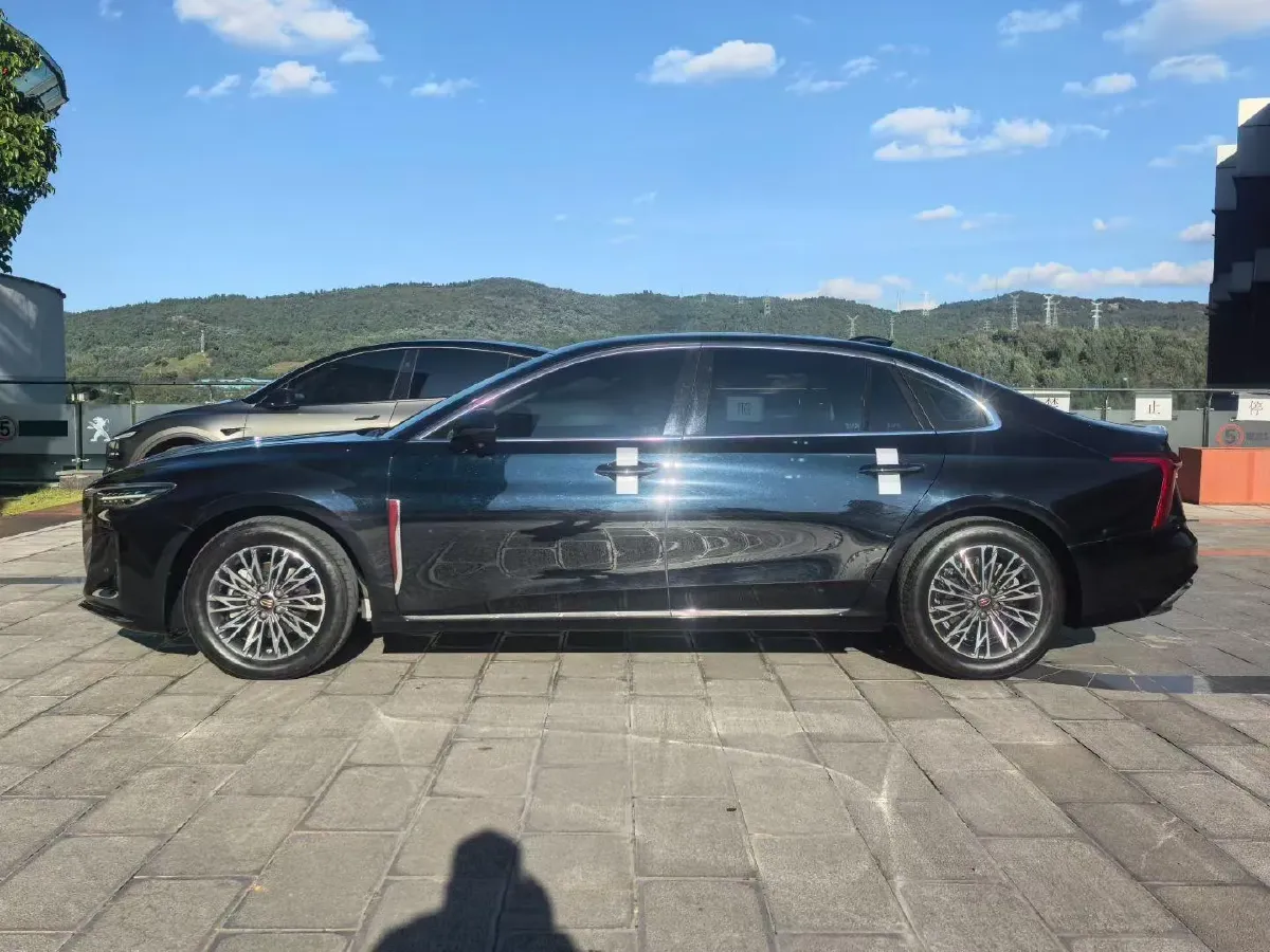 2023 HongQi H5 2.0T 224HP L4 8AT,autocango,china used car exporter,china ev exporter,chinese used car exporter,chinese used ev exporter