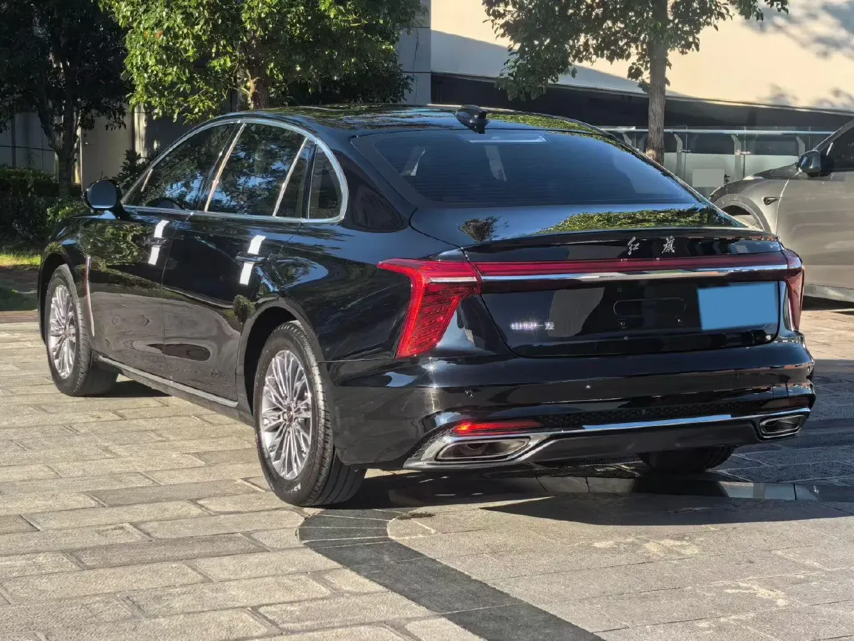 2023 HongQi H5 2.0T 224HP L4 8AT,autocango,china used car exporter,china ev exporter,chinese used car exporter,chinese used ev exporter