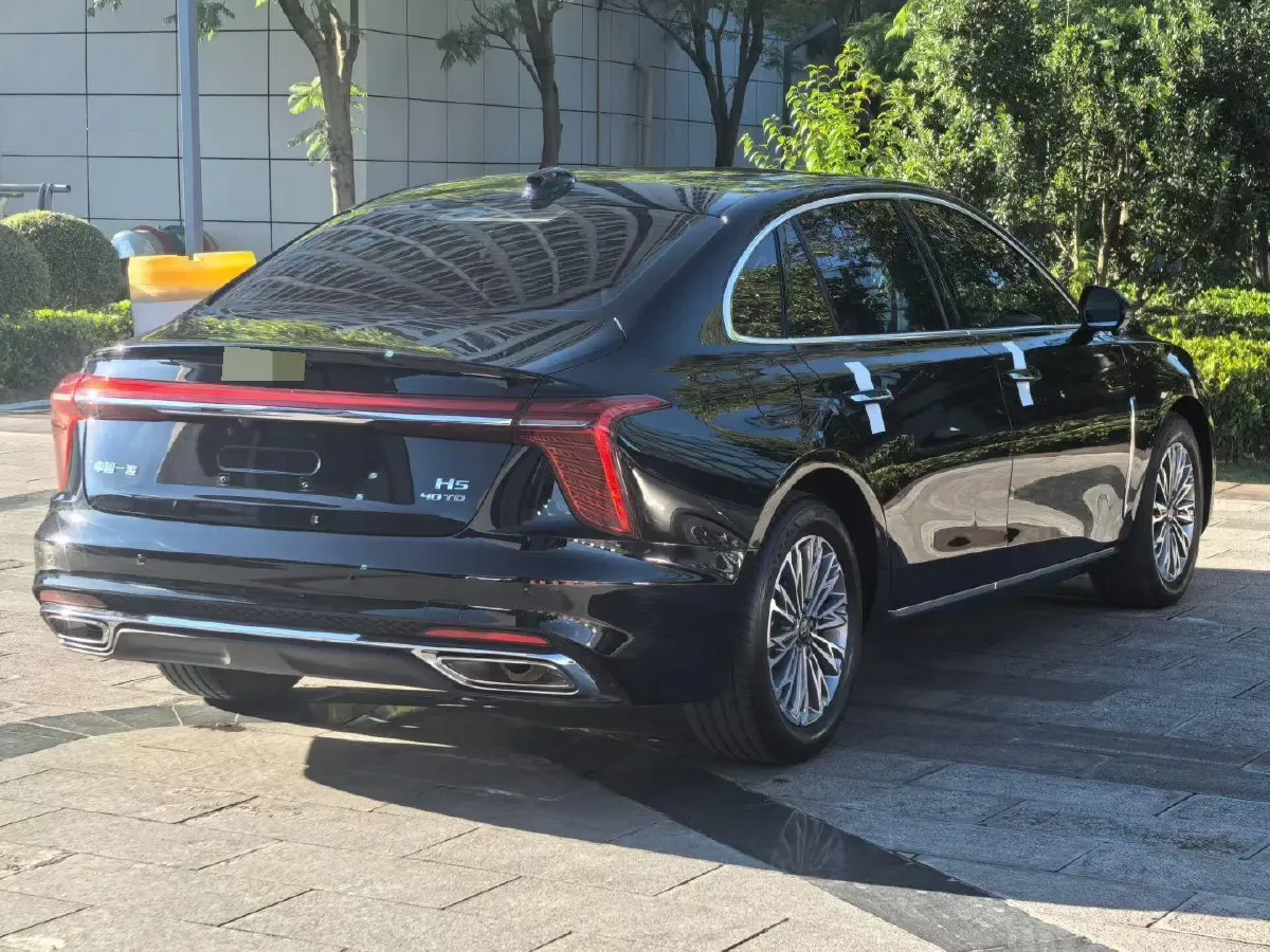 2023 HongQi H5 2.0T 224HP L4 8AT,autocango,china used car exporter,china ev exporter,chinese used car exporter,chinese used ev exporter