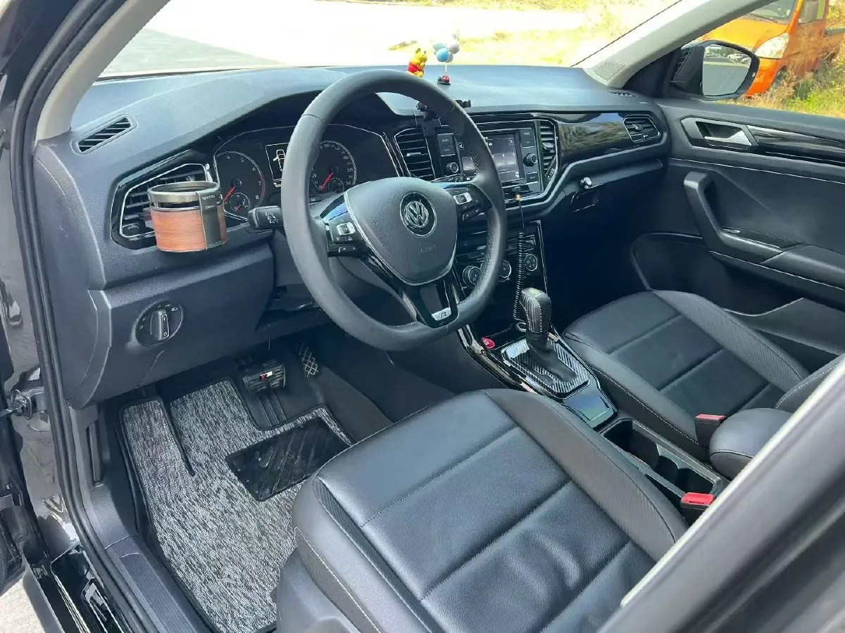 2021 Volkswagen T-Roc 1.4T 150HP L4 7DCT,autocango,china used car exporter,china ev exporter,chinese used car exporter,chinese used ev exporter