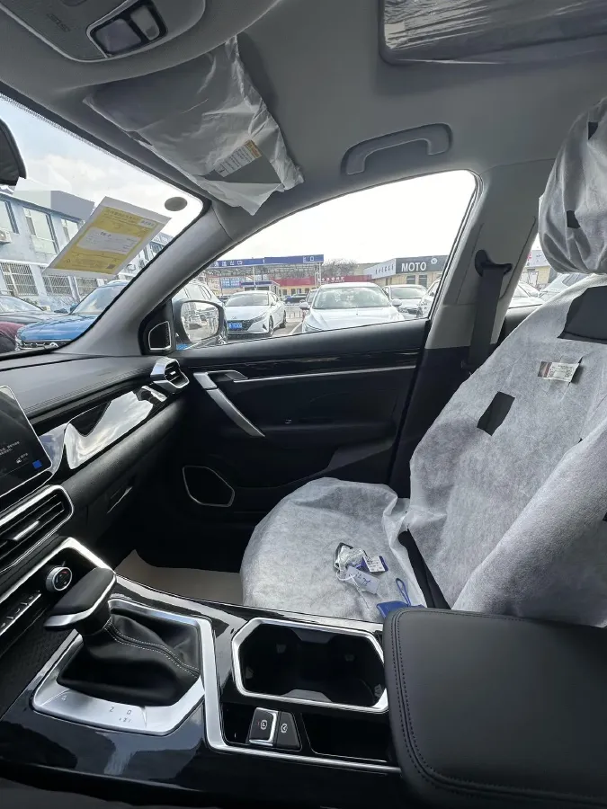 2025 Geely Coolray 1.5L 126HP L4 CVT,autocango,china used car exporter,china ev exporter,chinese used car exporter,chinese used ev exporter