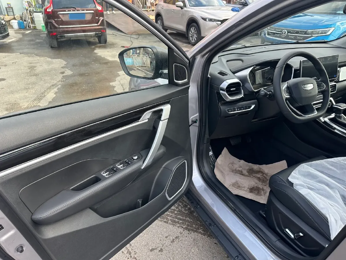 2025 Geely Coolray 1.5L 126HP L4 CVT,autocango,china used car exporter,china ev exporter,chinese used car exporter,chinese used ev exporter