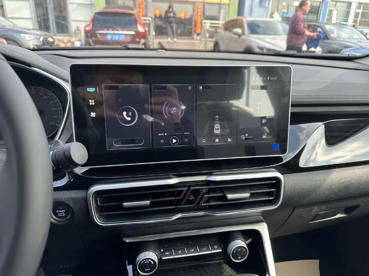 2025 Geely Coolray 1.5L 126HP L4 CVT,autocango,china used car exporter,china ev exporter,chinese used car exporter,chinese used ev exporter