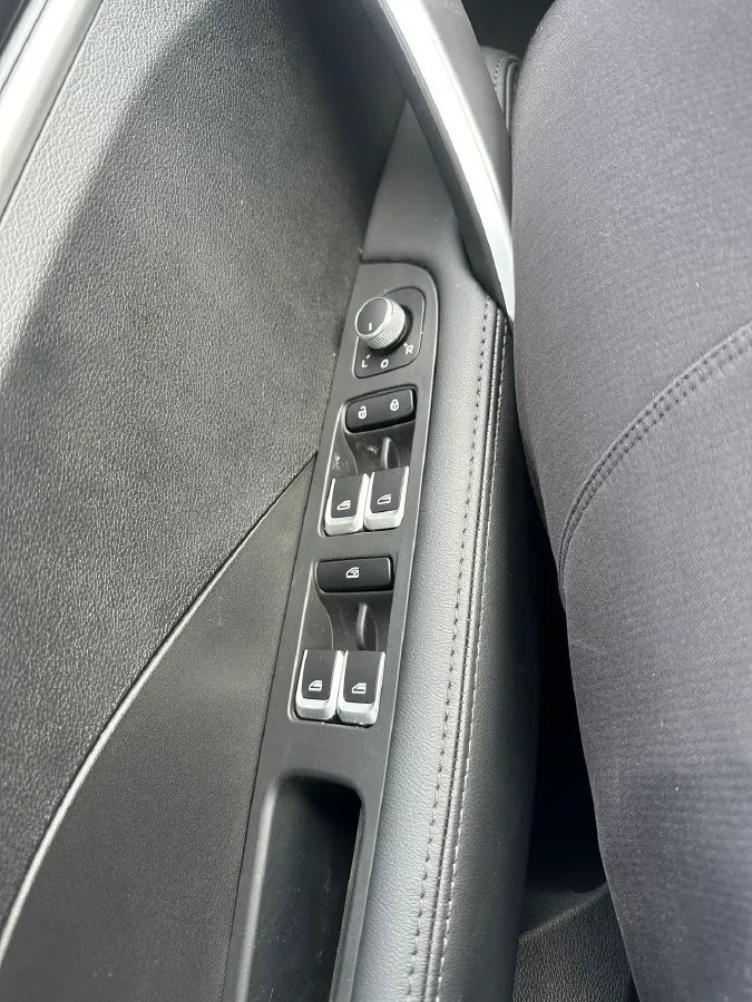 2025 Geely Coolray 1.5L 126HP L4 CVT,autocango,china used car exporter,china ev exporter,chinese used car exporter,chinese used ev exporter