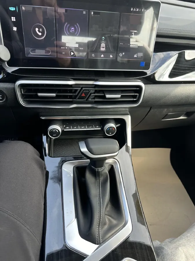 2025 Geely Coolray 1.5L 126HP L4 CVT,autocango,china used car exporter,china ev exporter,chinese used car exporter,chinese used ev exporter