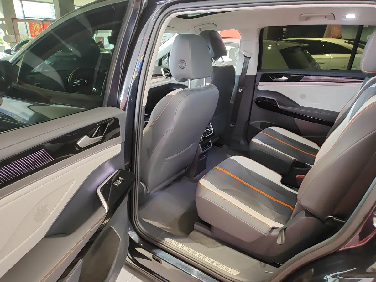 2021 Volkswagen ID.6 Crozz BEV 84.8KWH,autocango,china used car exporter,china ev exporter,chinese used car exporter,chinese used ev exporter