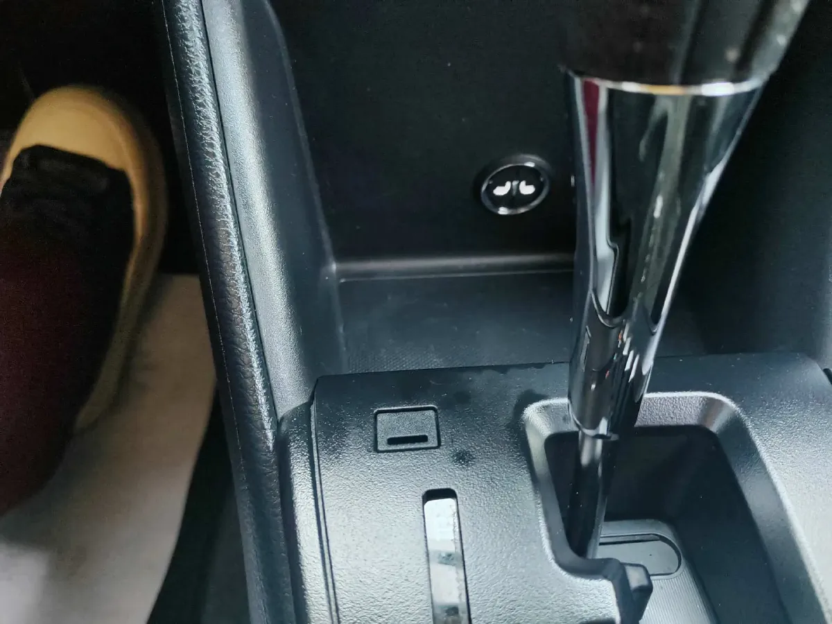 2022 Toyota Yaris L 1.5L 112HP L4 CVT,autocango,china used car exporter,china ev exporter,chinese used car exporter,chinese used ev exporter