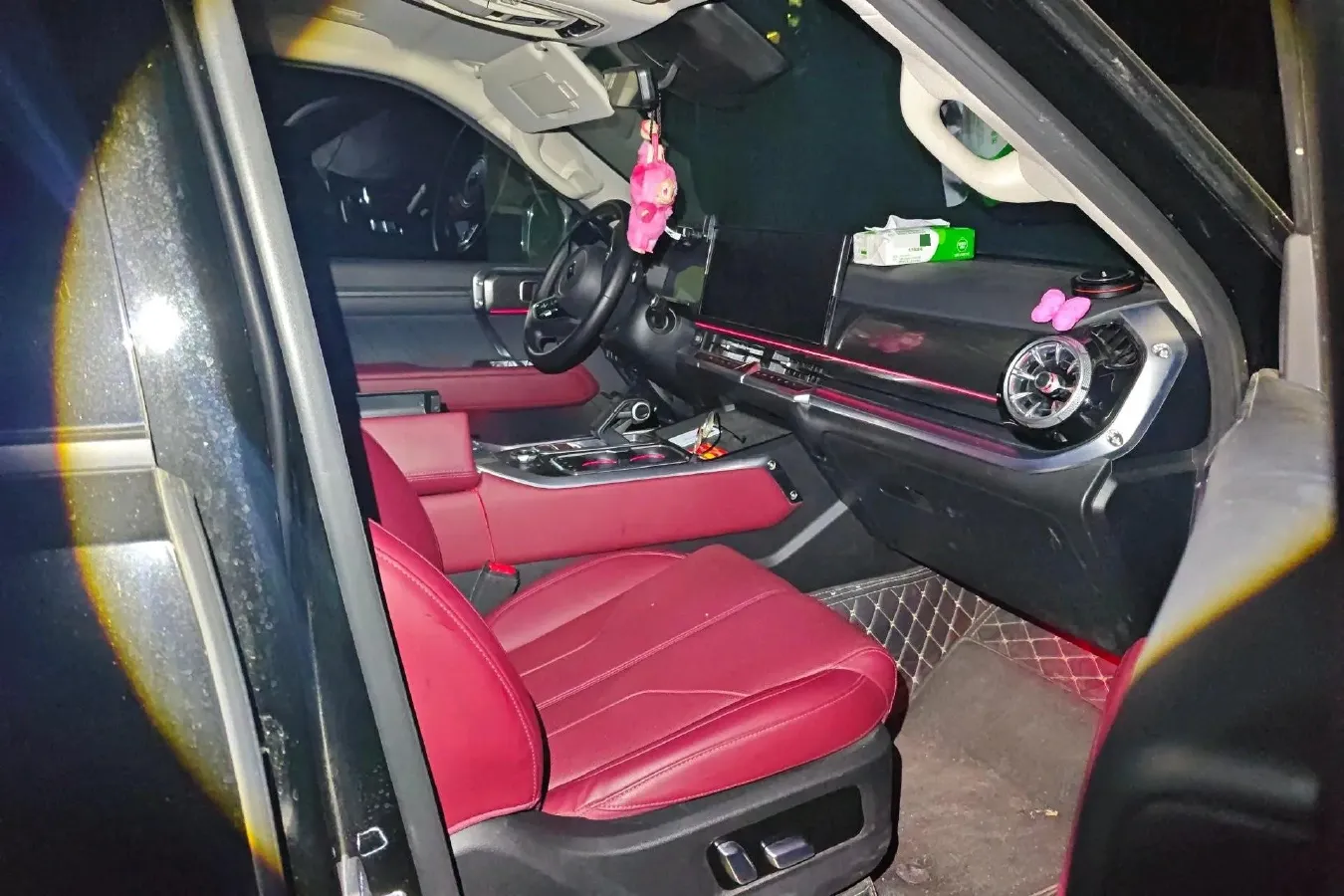 2024 Tank 400 2.0T 252HP L4 9AT PHEV 36.7/37.1KWH,autocango,china used car exporter,china ev exporter,chinese used car exporter,chinese used ev exporter