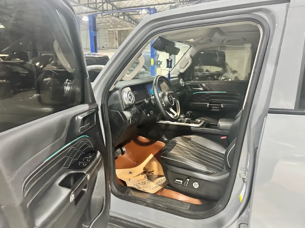 2023 Tank 300 2.0T 227HP L4 8AT,autocango,china used car exporter,china ev exporter,chinese used car exporter,chinese used ev exporter