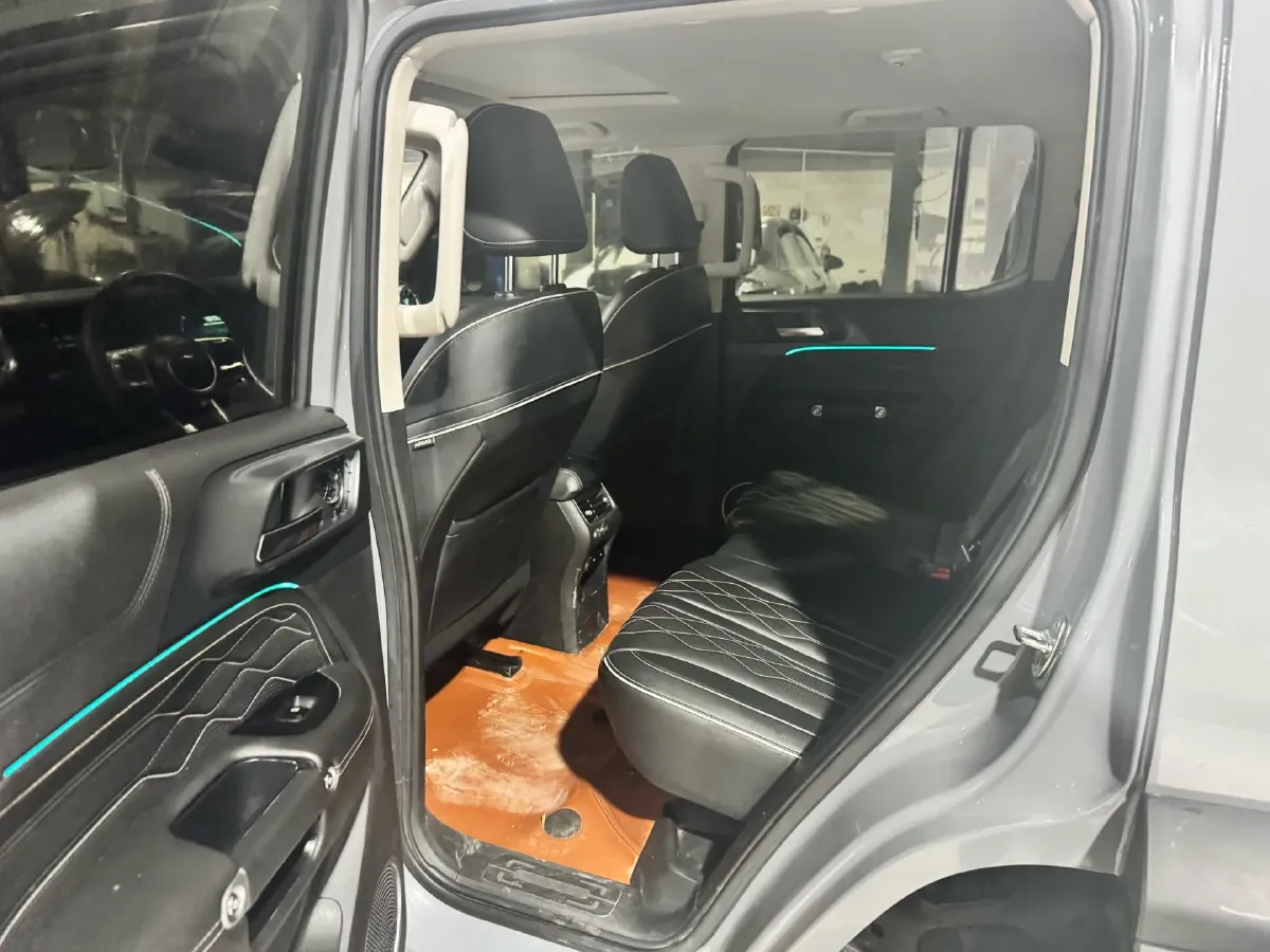 2023 Tank 300 2.0T 227HP L4 8AT,autocango,china used car exporter,china ev exporter,chinese used car exporter,chinese used ev exporter