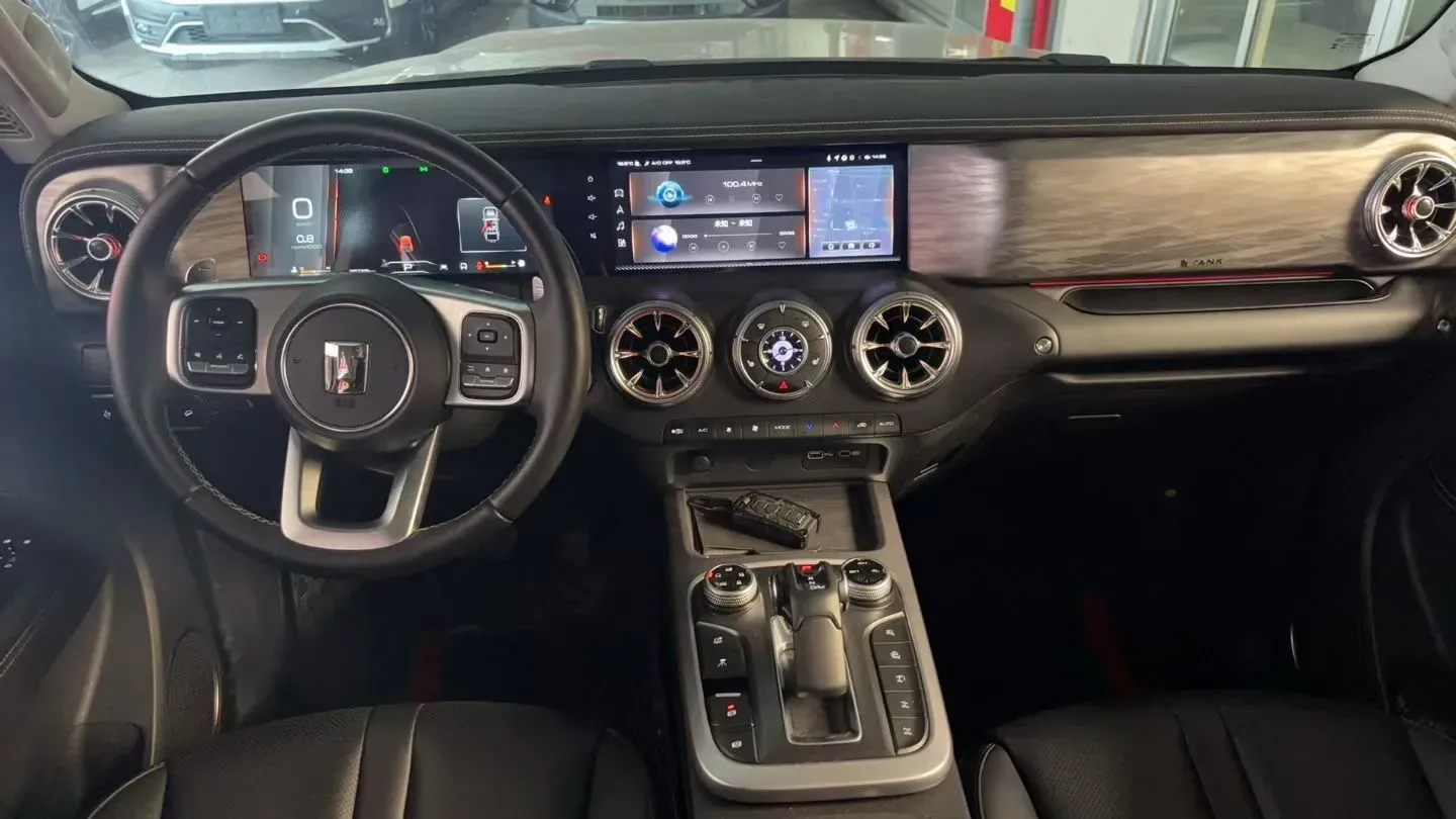 2024 Tank 300 2.0T 227HP L4 8AT,autocango,china used car exporter,china ev exporter,chinese used car exporter,chinese used ev exporter