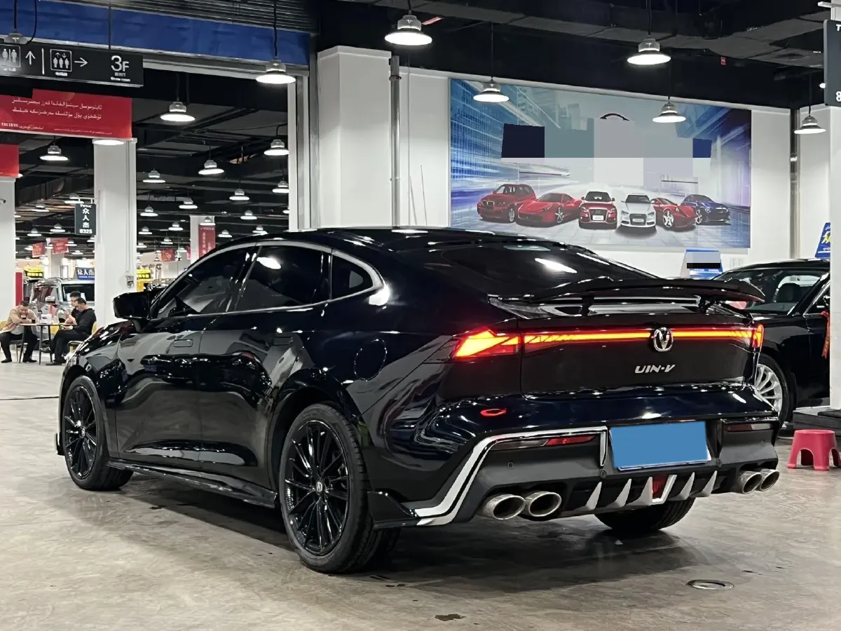 2023 ChangAn UNI-V 1.5T 188HP L4 7DCT,autocango,china used car exporter,china ev exporter,chinese used car exporter,chinese used ev exporter