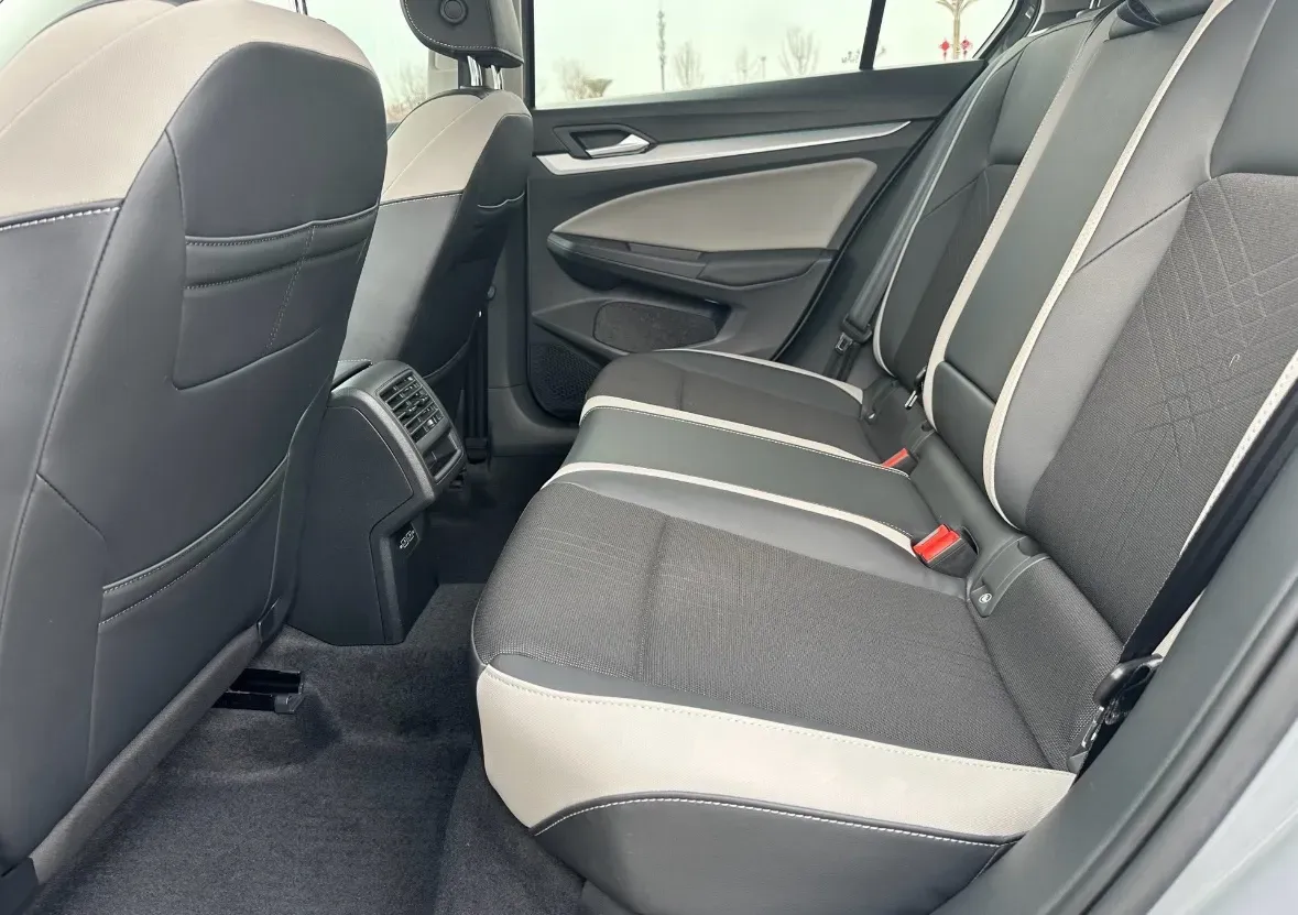 2023 Volkswagen Golf 1.4T 150HP L4 7DCT,autocango,china used car exporter,china ev exporter,chinese used car exporter,chinese used ev exporter