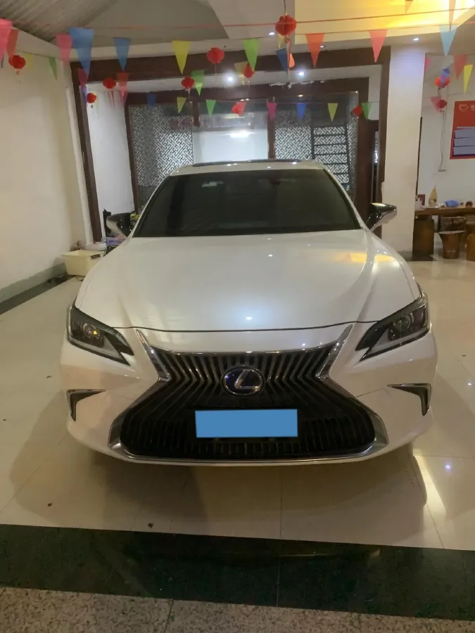 2020 Lexus ES 2.5L 178HP L4 E-CVT Hybrid,autocango,china used car exporter,china ev exporter,chinese used car exporter,chinese used ev exporter