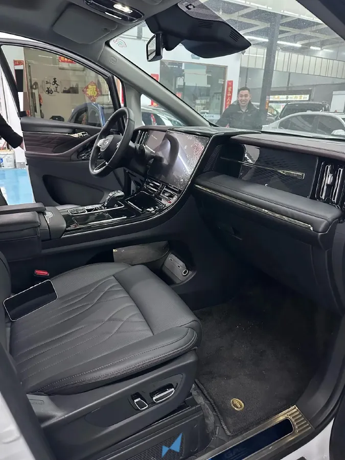 2024 GAC Trumpchi M8 2.0T 252HP L4 8AT,autocango,china used car exporter,china ev exporter,chinese used car exporter,chinese used ev exporter