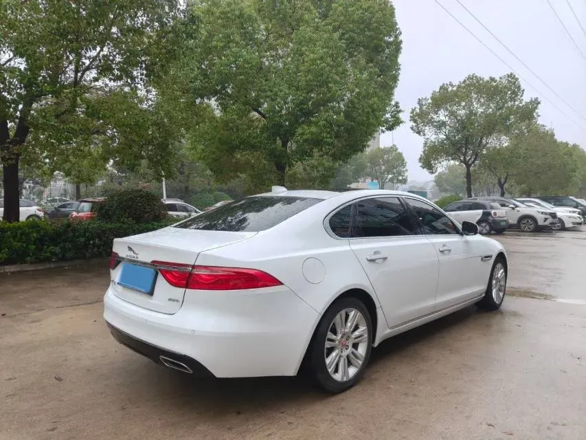 2018 Mercedes-Benz E Class 2.0T 184HP L4 9AT,autocango,china used car exporter,china ev exporter,chinese used car exporter,chinese used ev exporter