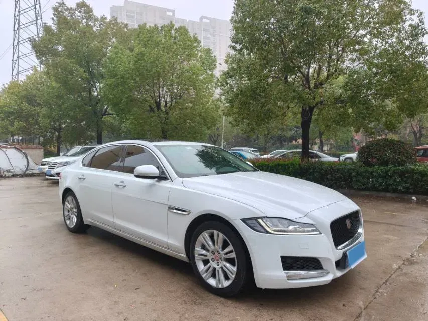 2018 Mercedes-Benz E Class 2.0T 184HP L4 9AT,autocango,china used car exporter,china ev exporter,chinese used car exporter,chinese used ev exporter