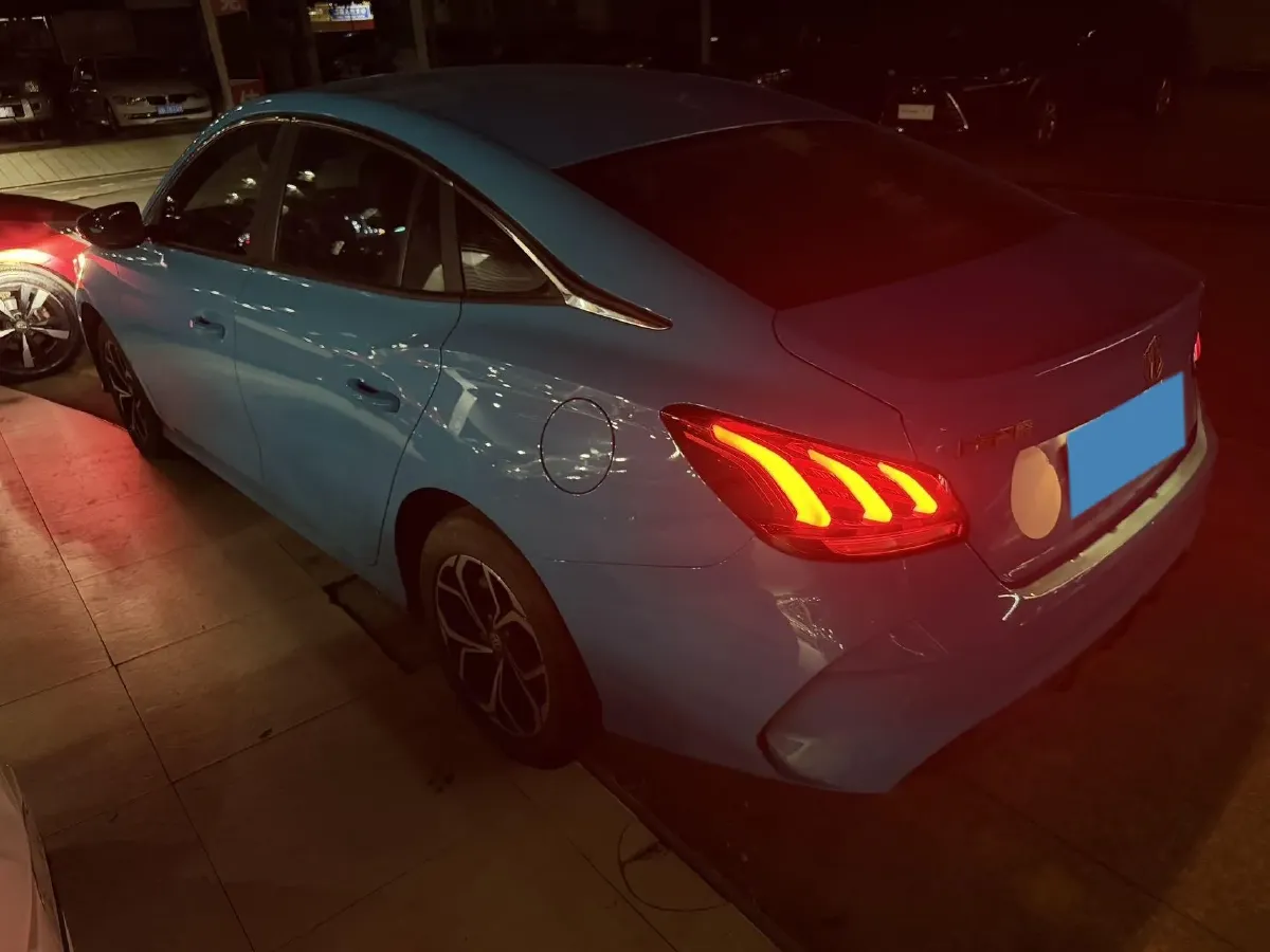 2022 MG 5 1.5L 120HP L4 5MT,autocango,china used car exporter,china ev exporter,chinese used car exporter,chinese used ev exporter