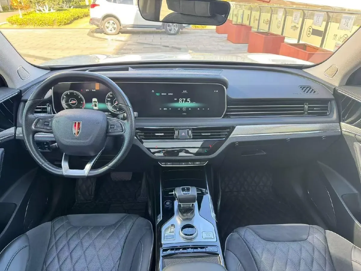 2019 HongQi HS5 2.0T 224HP L4 6AT,autocango,china used car exporter,china ev exporter,chinese used car exporter,chinese used ev exporter