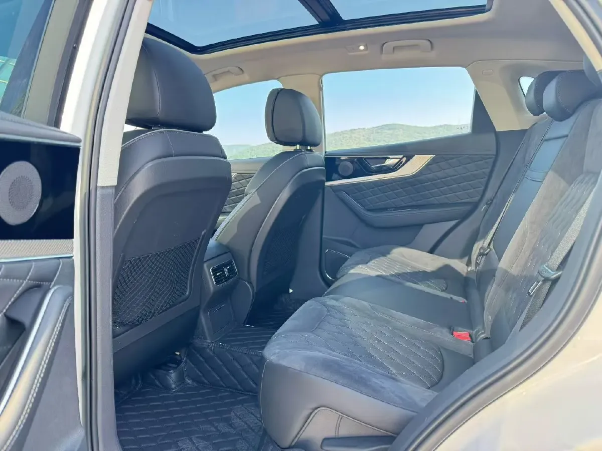 2019 HongQi HS5 2.0T 224HP L4 6AT,autocango,china used car exporter,china ev exporter,chinese used car exporter,chinese used ev exporter