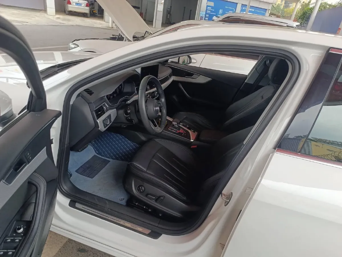 2020 Audi A4L 2.0T 190HP L4 7DCT,autocango,china used car exporter,china ev exporter,chinese used car exporter,chinese used ev exporter
