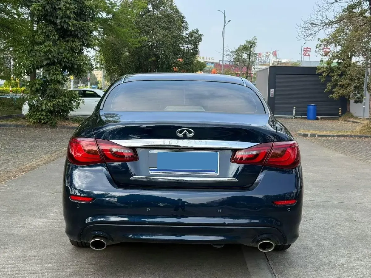 2019 Infiniti Q70 2.0T 211HP L4 7AT,autocango,china used car exporter,china ev exporter,chinese used car exporter,chinese used ev exporter