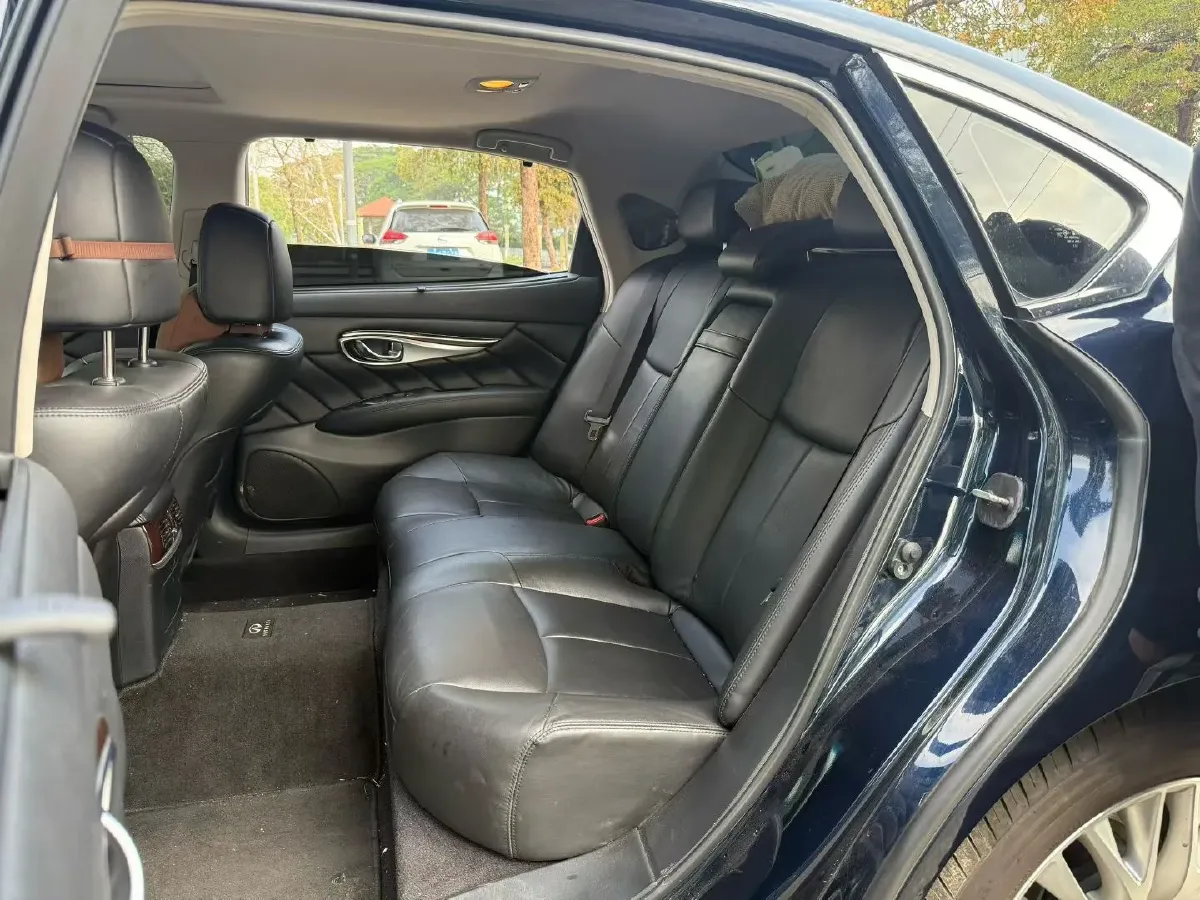 2019 Infiniti Q70 2.0T 211HP L4 7AT,autocango,china used car exporter,china ev exporter,chinese used car exporter,chinese used ev exporter