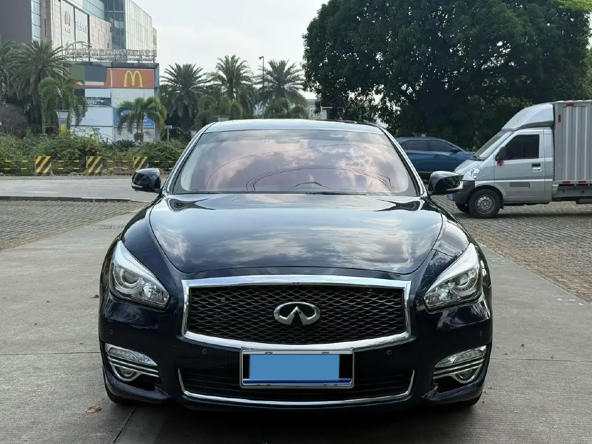 2019 Infiniti Q70 2.0T 211HP L4 7AT,autocango,china used car exporter,china ev exporter,chinese used car exporter,chinese used ev exporter