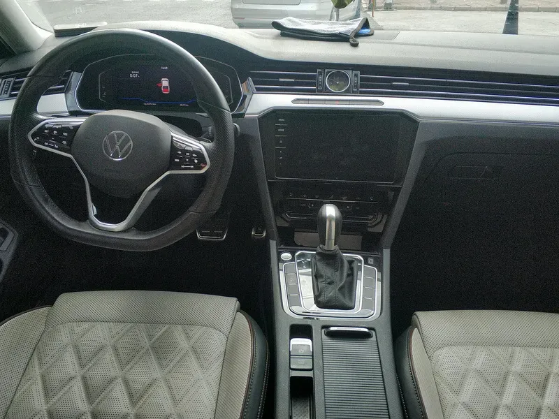 2023 Volkswagen Magotan 2.0T 186HP L4 7DCT,autocango,china used car exporter,china ev exporter,chinese used car exporter,chinese used ev exporter