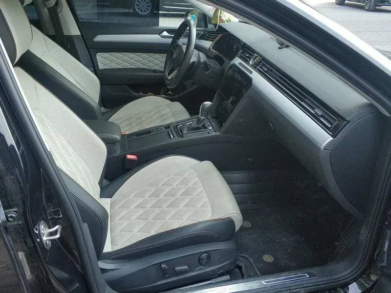 2023 Volkswagen Magotan 2.0T 186HP L4 7DCT,autocango,china used car exporter,china ev exporter,chinese used car exporter,chinese used ev exporter