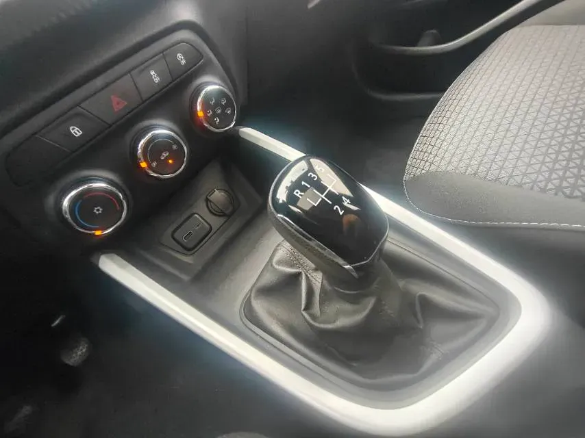 2021 Chevrolet Cavalier 1.3L 107HP L3 5MT,autocango,china used car exporter,china ev exporter,chinese used car exporter,chinese used ev exporter