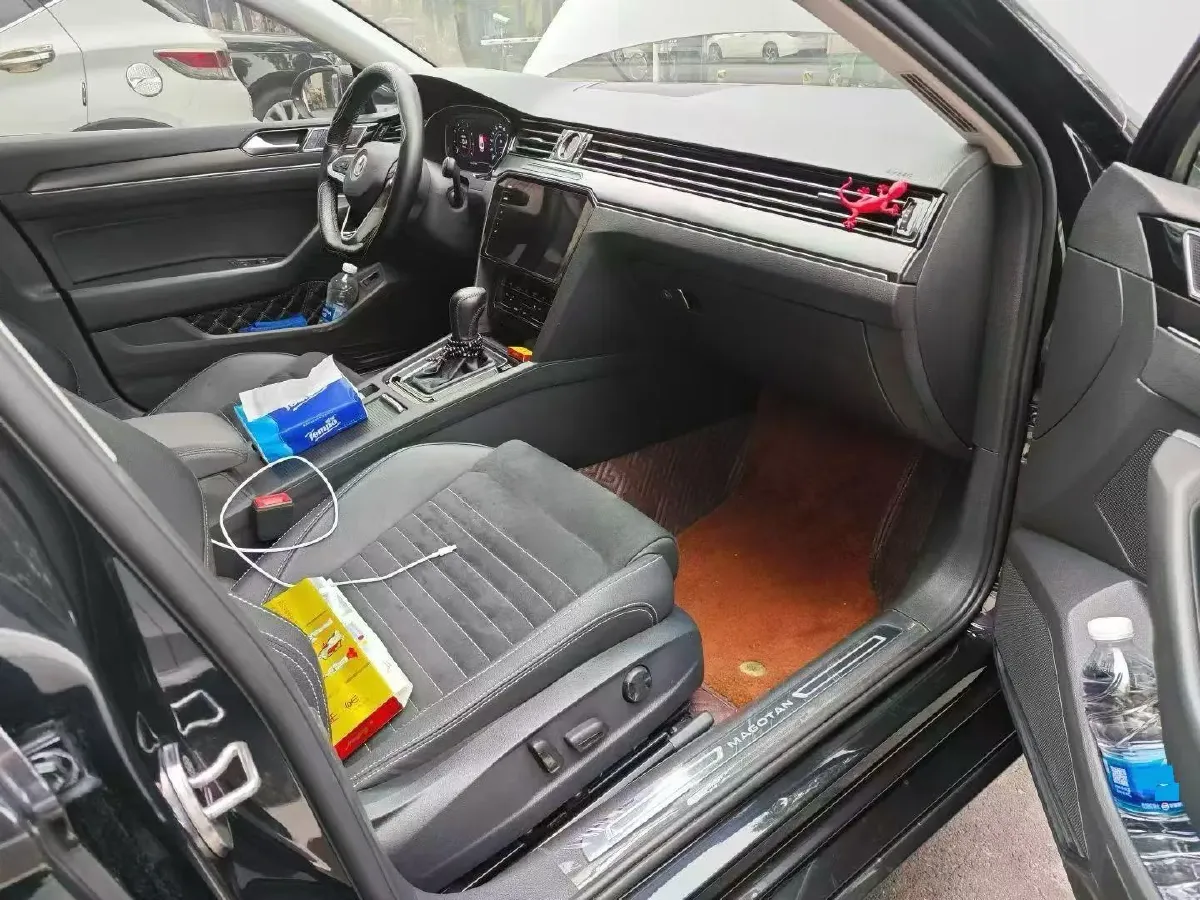 2020 Volkswagen Magotan 2.0T 186HP L4 7DCT,autocango,china used car exporter,china ev exporter,chinese used car exporter,chinese used ev exporter