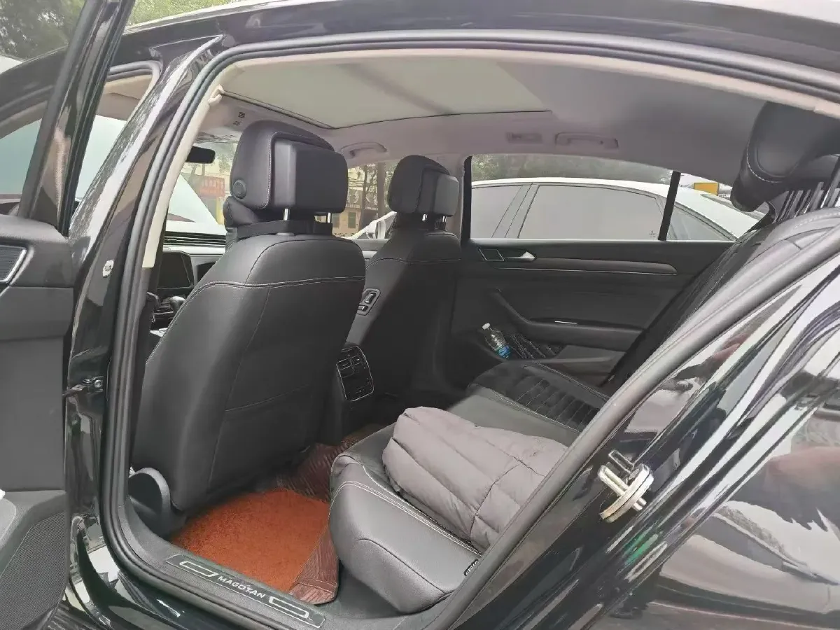 2020 Volkswagen Magotan 2.0T 186HP L4 7DCT,autocango,china used car exporter,china ev exporter,chinese used car exporter,chinese used ev exporter