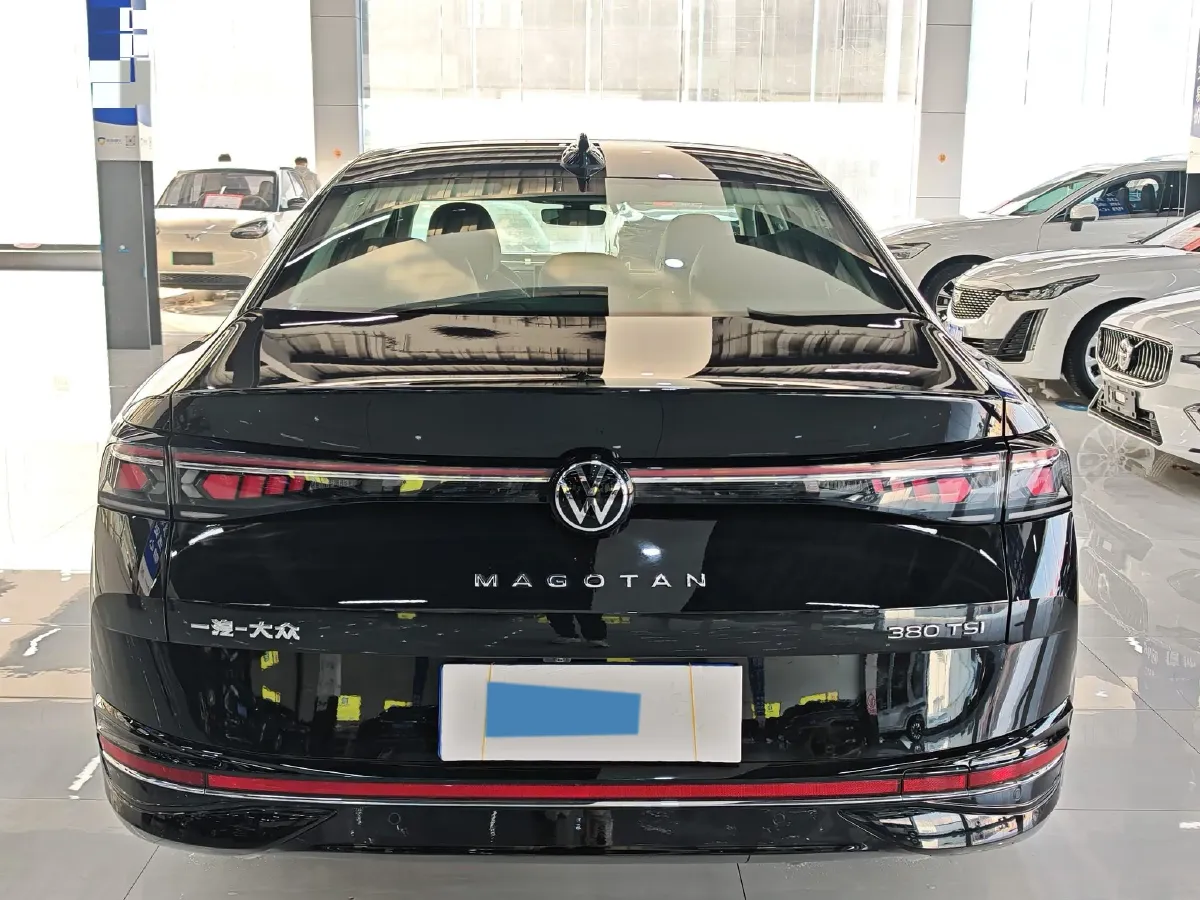 2024 Volkswagen Magotan 2.0T 220HP L4 7DCT,autocango,china used car exporter,china ev exporter,chinese used car exporter,chinese used ev exporter