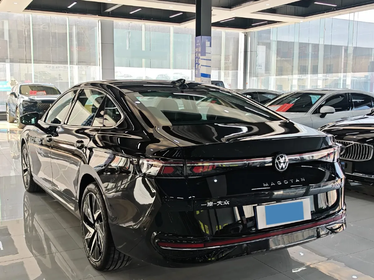 2024 Volkswagen Magotan 2.0T 220HP L4 7DCT,autocango,china used car exporter,china ev exporter,chinese used car exporter,chinese used ev exporter