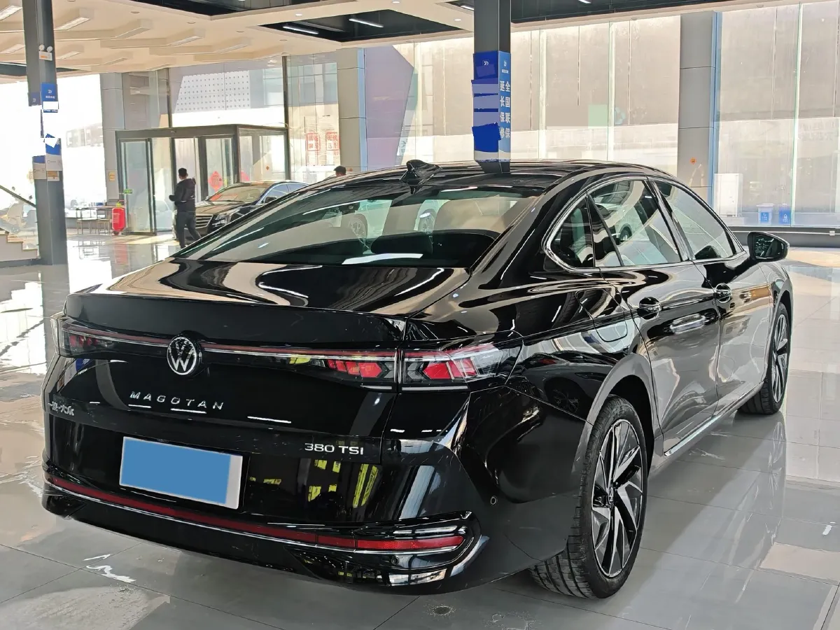 2024 Volkswagen Magotan 2.0T 220HP L4 7DCT,autocango,china used car exporter,china ev exporter,chinese used car exporter,chinese used ev exporter