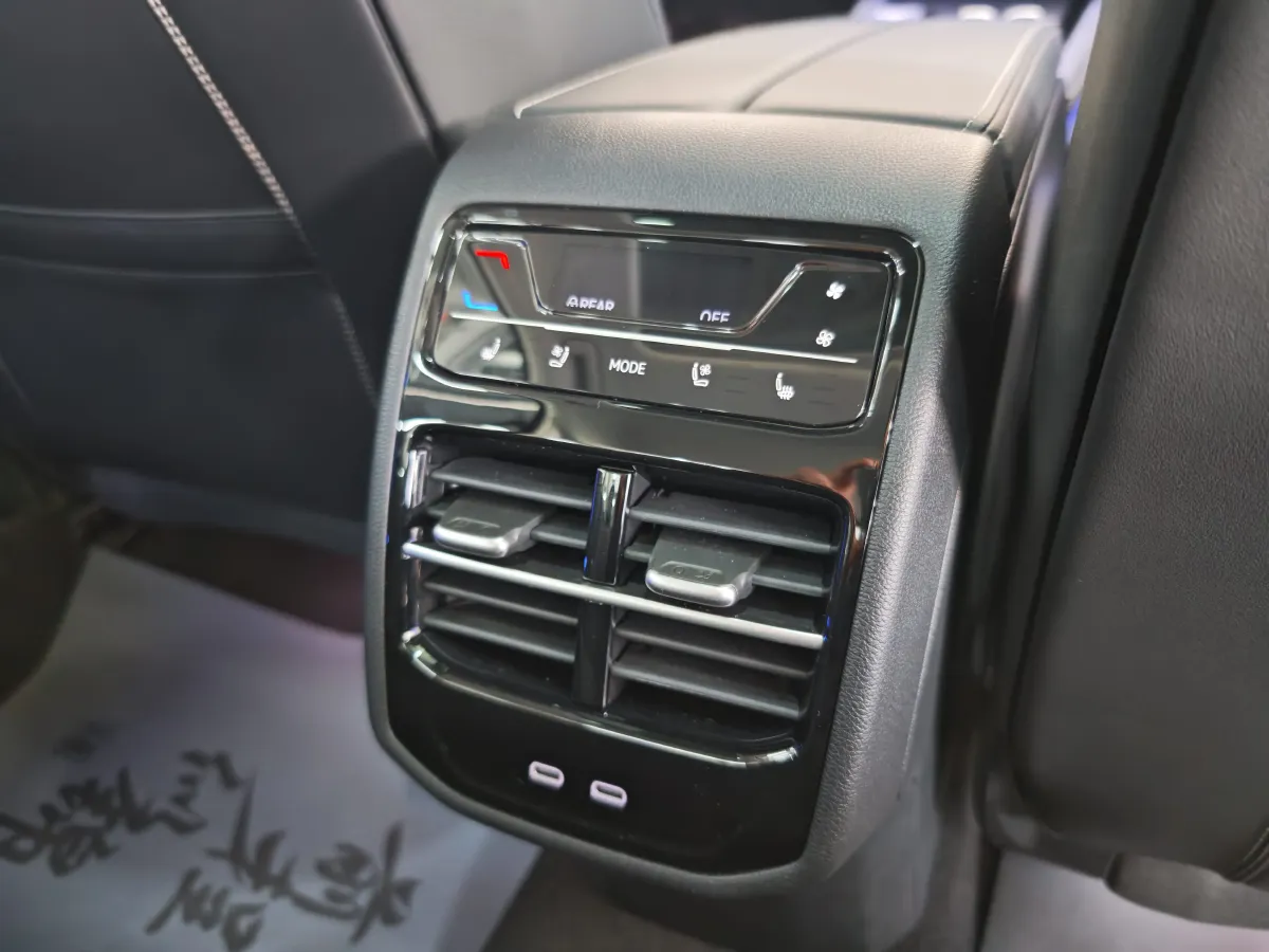 2024 Volkswagen Magotan 2.0T 220HP L4 7DCT,autocango,china used car exporter,china ev exporter,chinese used car exporter,chinese used ev exporter