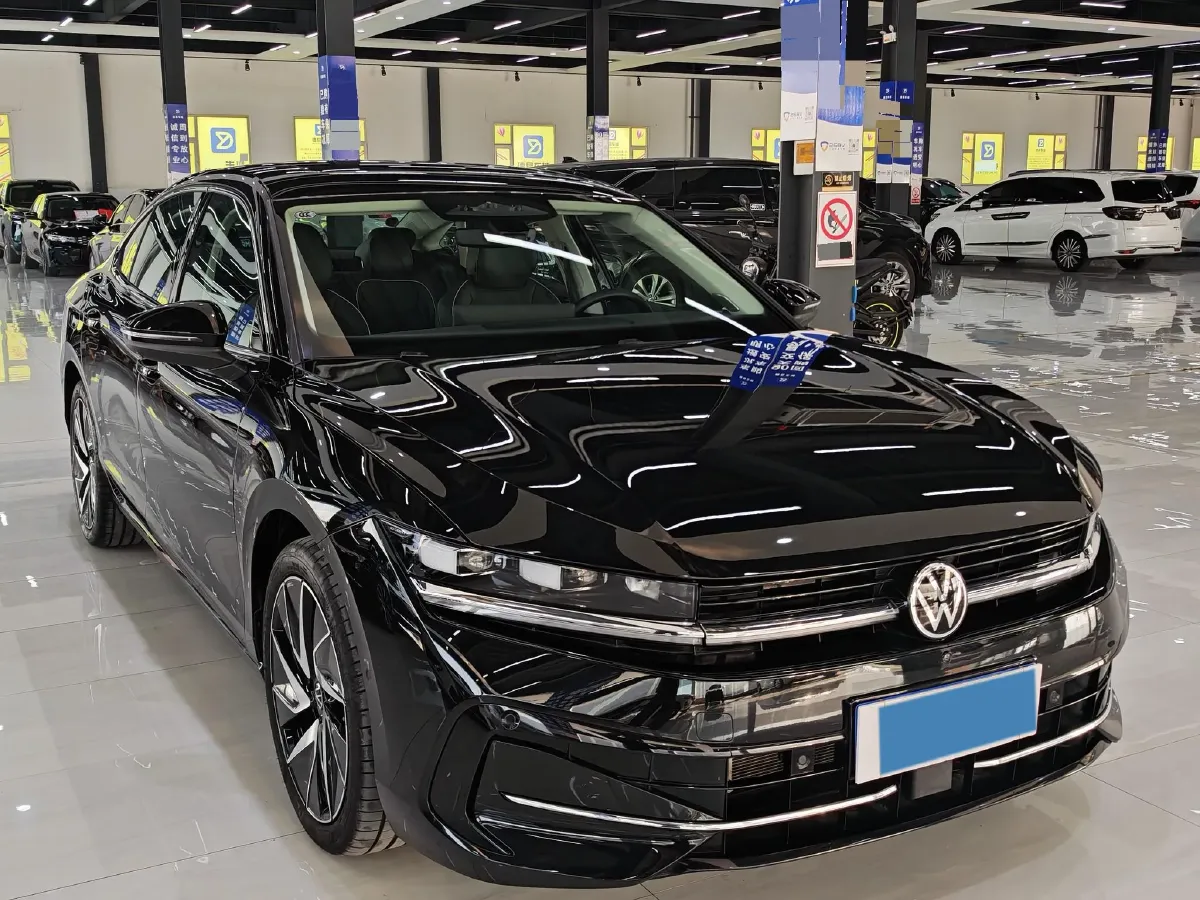 2024 Volkswagen Magotan 2.0T 220HP L4 7DCT,autocango,china used car exporter,china ev exporter,chinese used car exporter,chinese used ev exporter