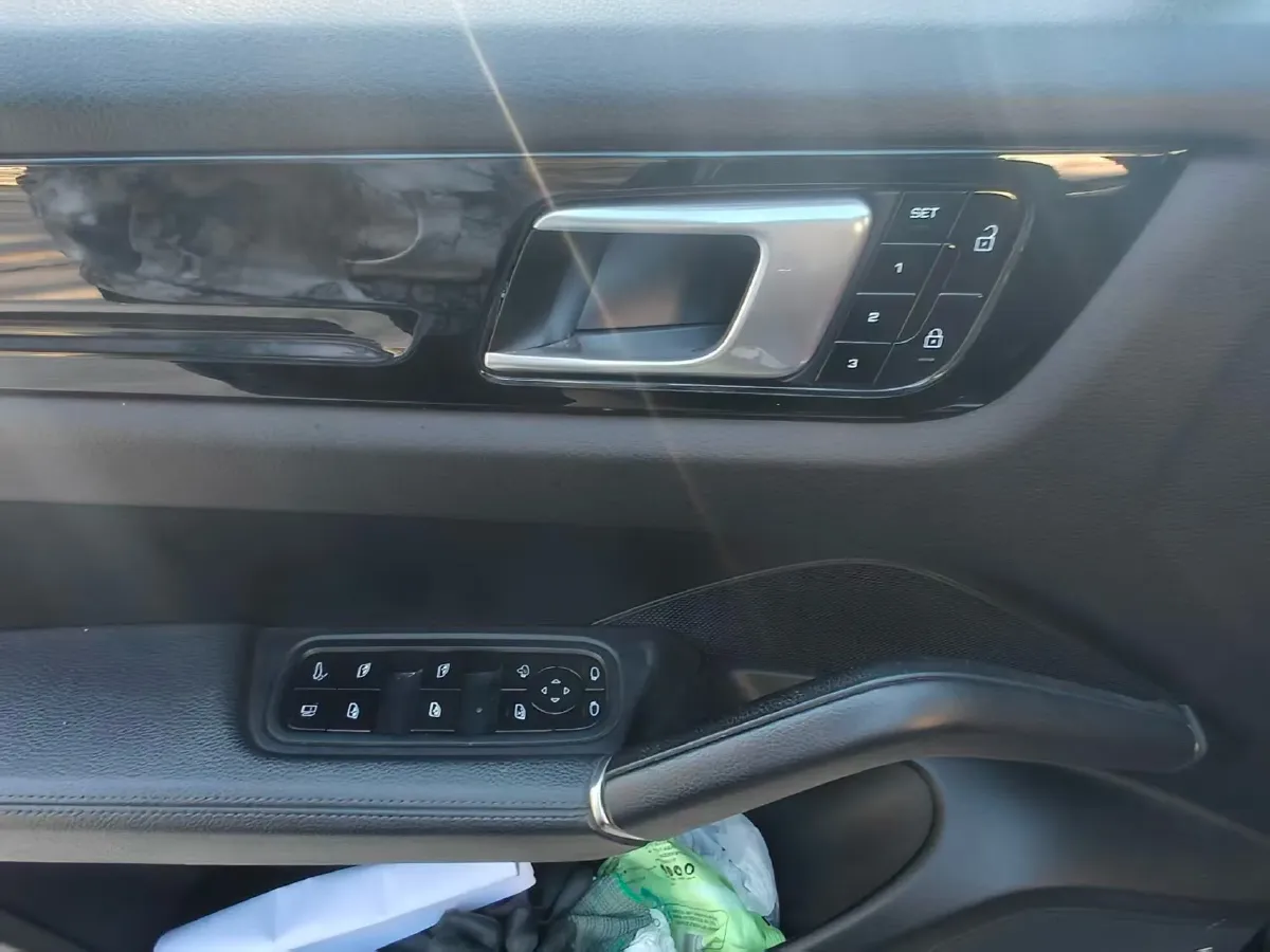 2020 Porsche Cayenne 2.0T 252HP L4 8AT PHEV 14.1KWH,autocango,china used car exporter,china ev exporter,chinese used car exporter,chinese used ev exporter