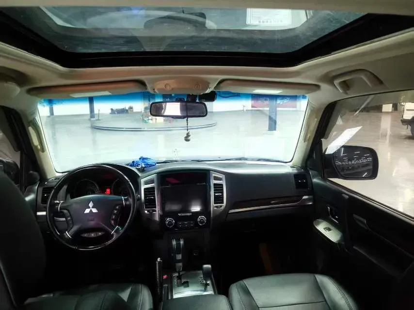 2017 Mercedes-Benz C Class 2.0T 245HP L4 7AT,autocango,china used car exporter,china ev exporter,chinese used car exporter,chinese used ev exporter