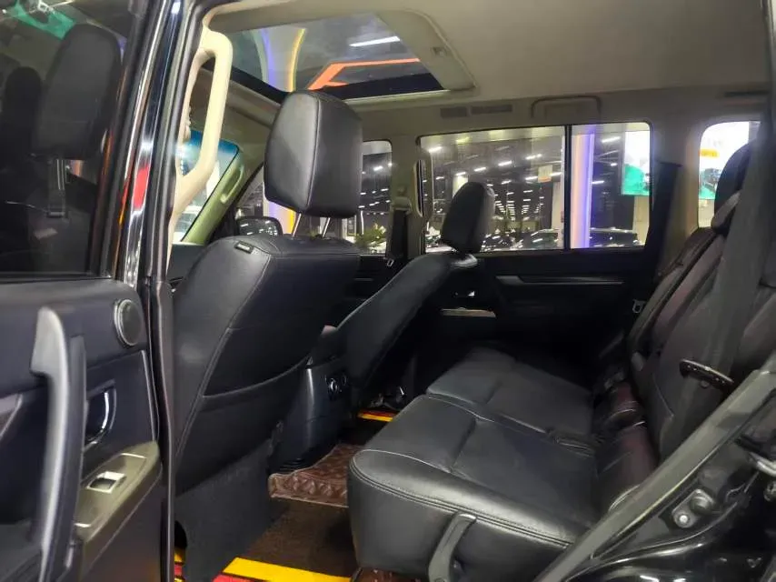 2017 Mercedes-Benz C Class 2.0T 245HP L4 7AT,autocango,china used car exporter,china ev exporter,chinese used car exporter,chinese used ev exporter