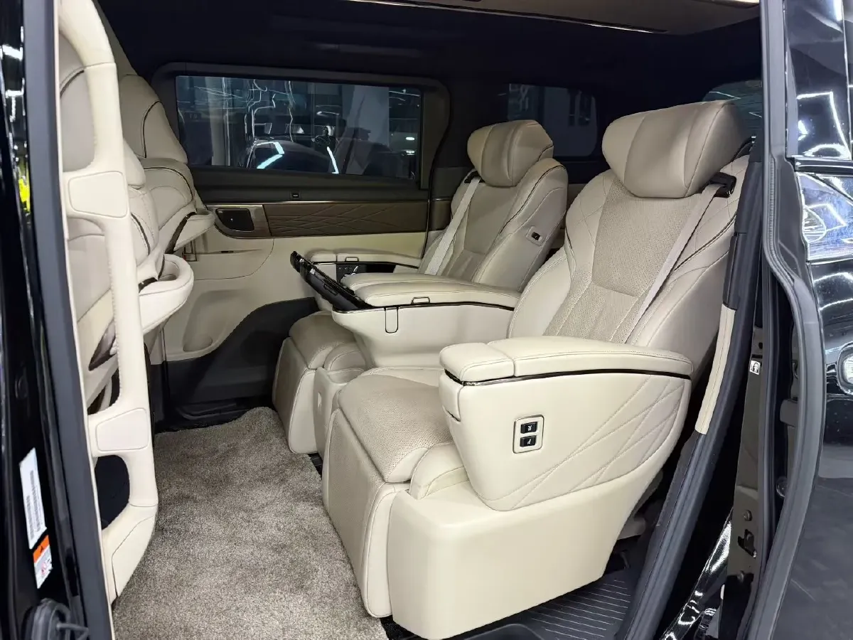 2023 Toyota Alphard 2.5L 117HP L4 E-CVT Hybrid,autocango,china used car exporter,china ev exporter,chinese used car exporter,chinese used ev exporter