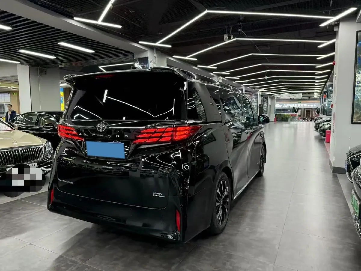 2023 Toyota Alphard 2.5L 117HP L4 E-CVT Hybrid,autocango,china used car exporter,china ev exporter,chinese used car exporter,chinese used ev exporter