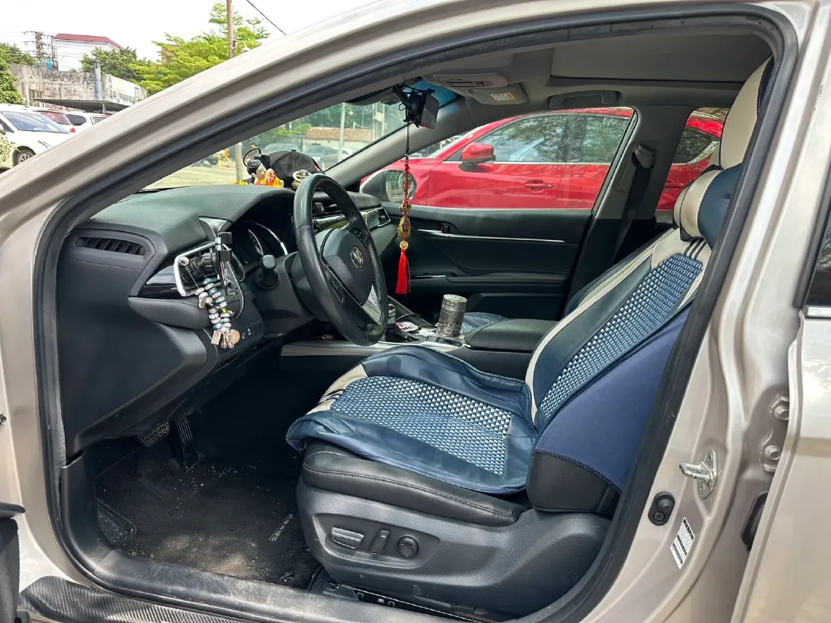 2019 Toyota Camry 2.5L 178HP L4 E-CVT Hybrid,autocango,china used car exporter,china ev exporter,chinese used car exporter,chinese used ev exporter