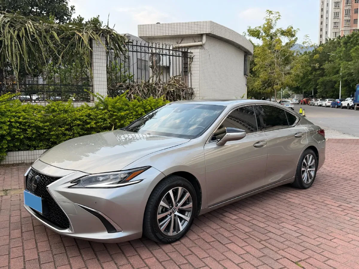 2018 Lexus ES 2.5L 207HP L4 8AT,autocango,china used car exporter,china ev exporter,chinese used car exporter,chinese used ev exporter